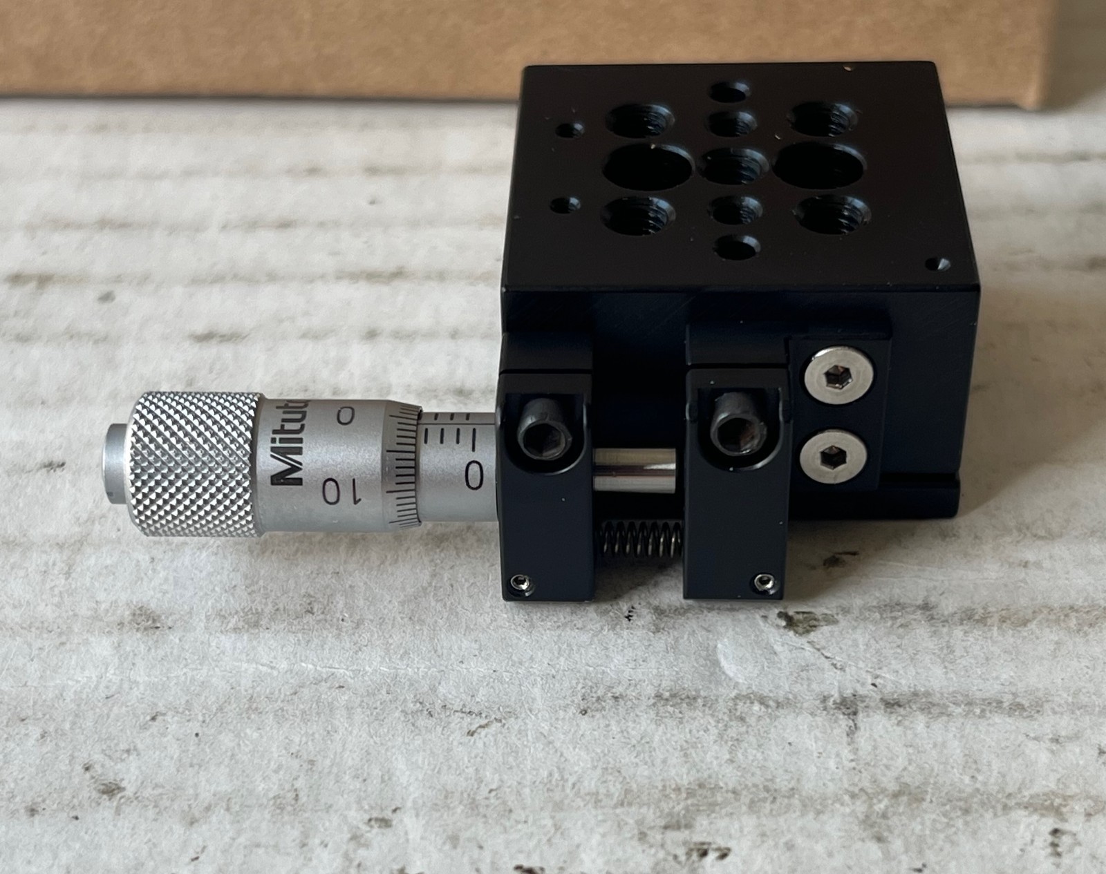 ThorLabs Small Single-Axis Stage w/Mitutoyo Metric Micrometer Head (mdl# MS1S/M)