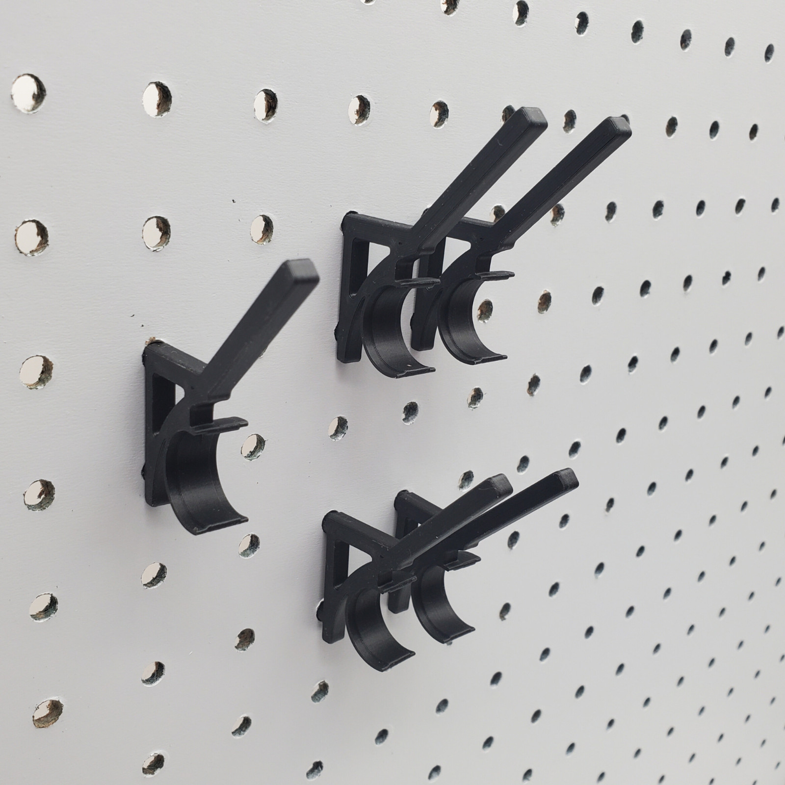 20pk, Thread & Bobbin 1/4" Pegboard Accessory, Sewing Thread Storage Hooks