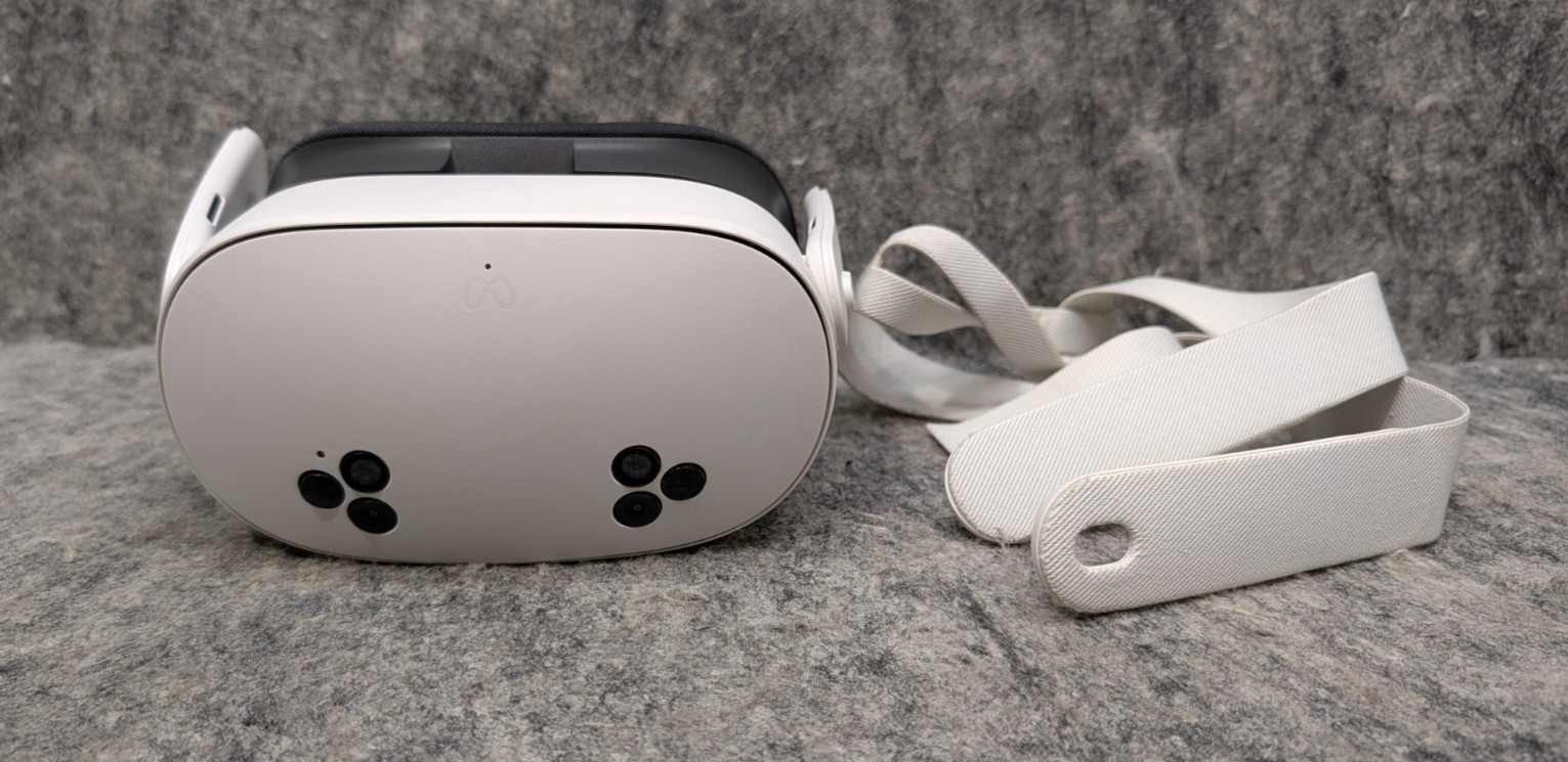 Meta Quest 3S 128GB All-In-One Virtual Reality VR Headset (Parts/Repair)