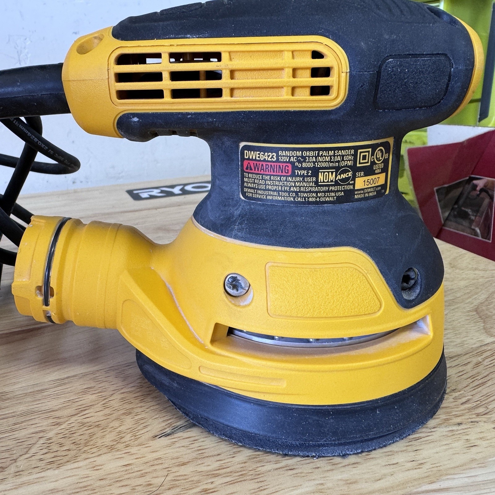 DEWALT DW421K Corded Orbital Sander