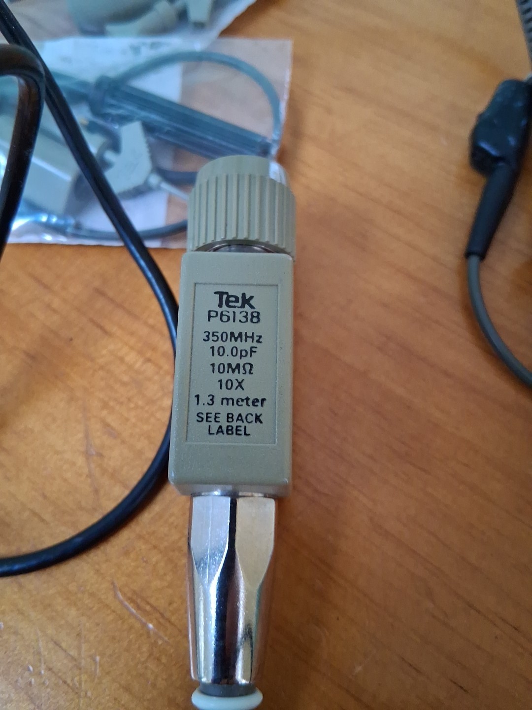 Passive oscilloscope probe from Tektronix Tek P6138.