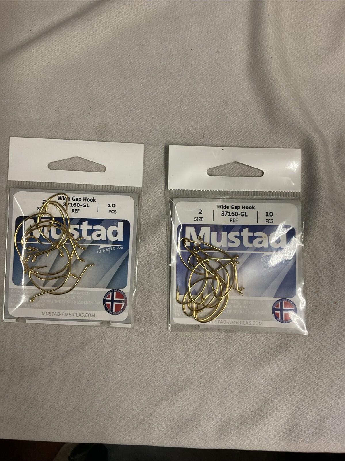 2 Packs Of Mustad 37160-GL Wide Gap Hooks Size 2 New In Packs