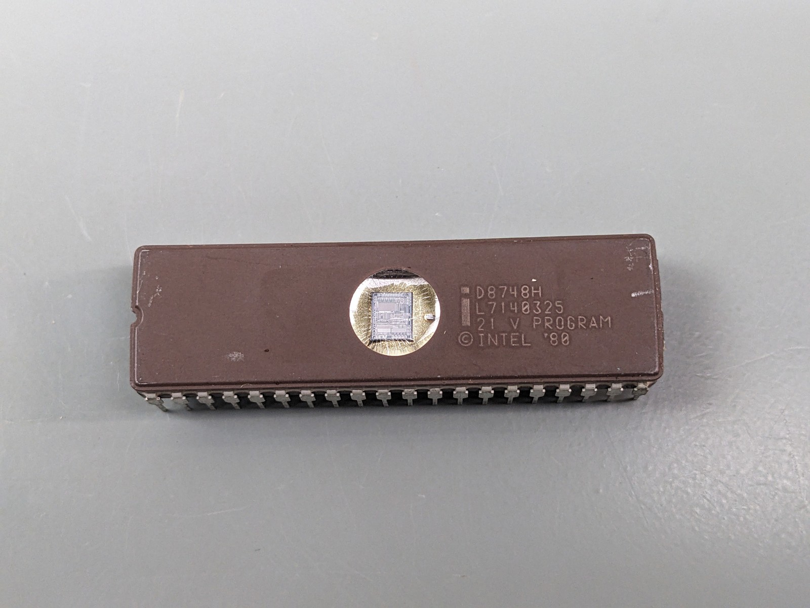 (2) Intel 8748 Microcontroller ICs ~ D8748H MCS-48 UV EPROM ~ Tested Good