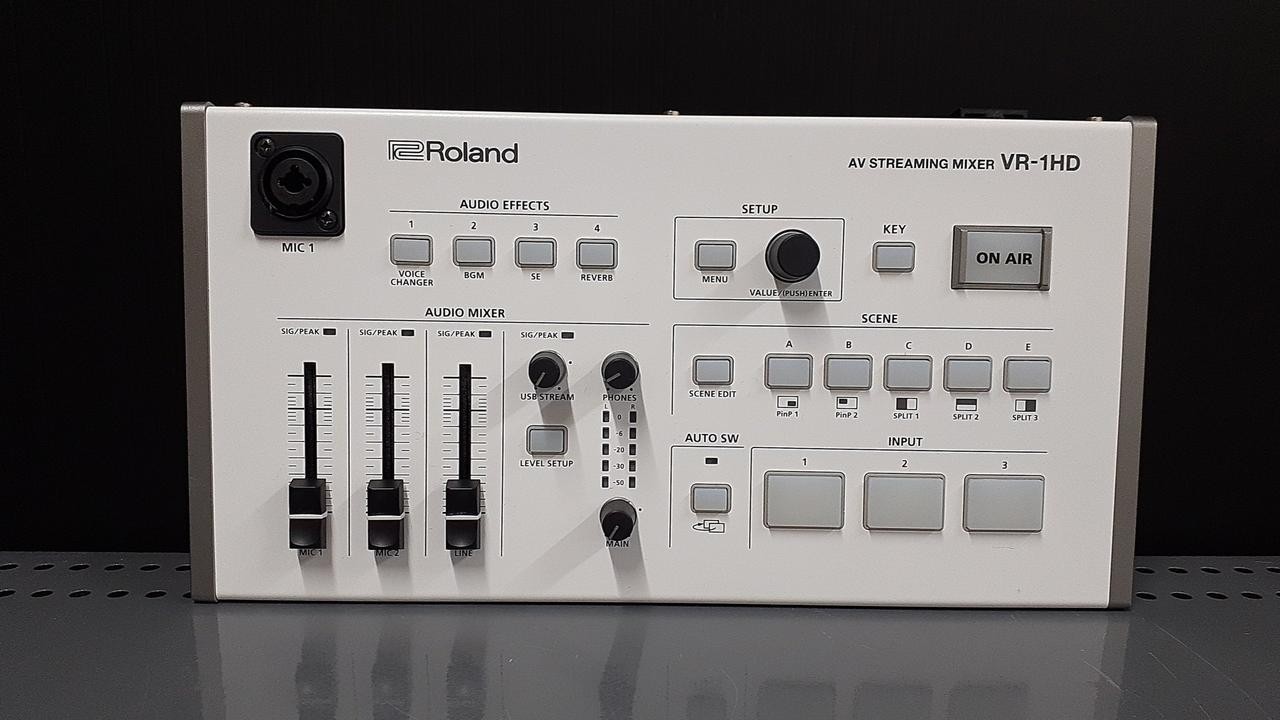 USED Roland VR-1HD AV Streaming Mixer Video Switcher Tested Japan