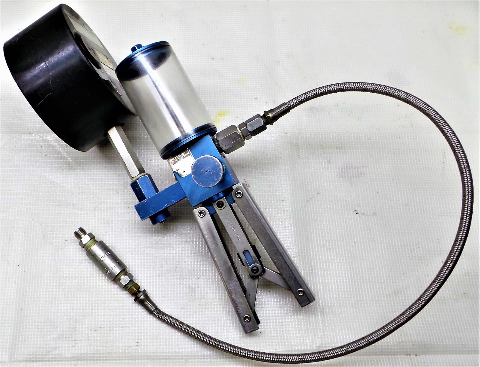 3D Instruments. 25544-22B51 Pressure calibrator.