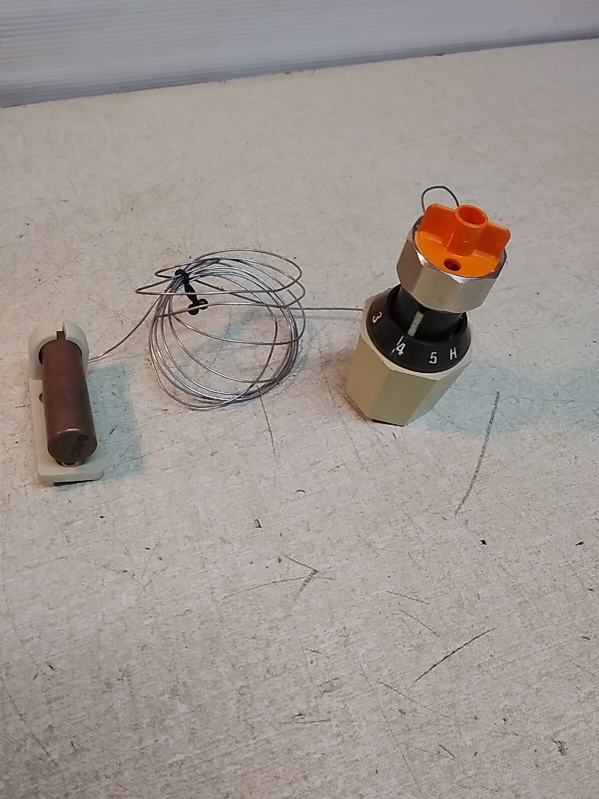 ITT Bell & Gossett Hot, Cold Thermostat W/ Sensor Range