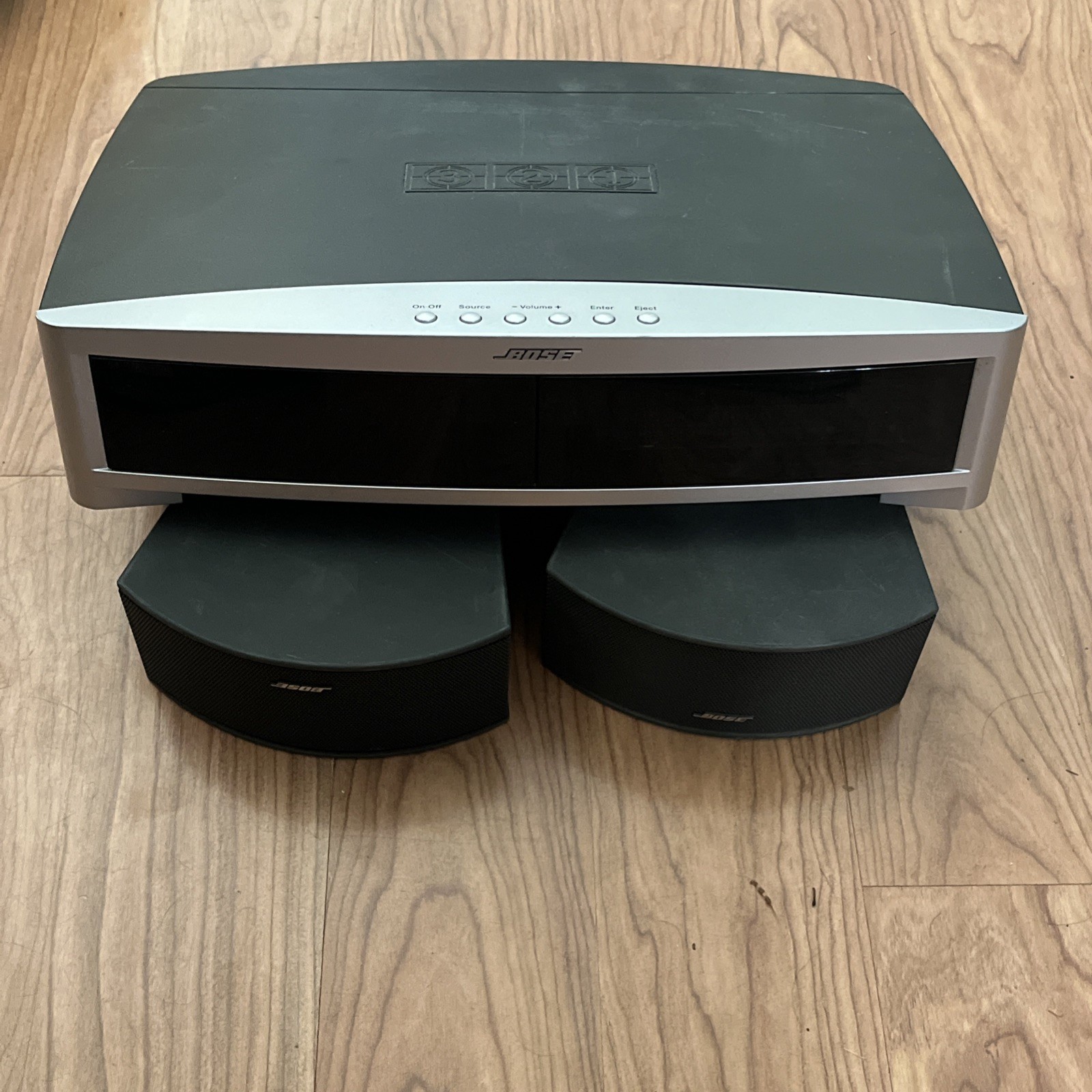 Bose AV 3-2-1 III AV-321 Series III Media Center W/ Center Speakers No Cords