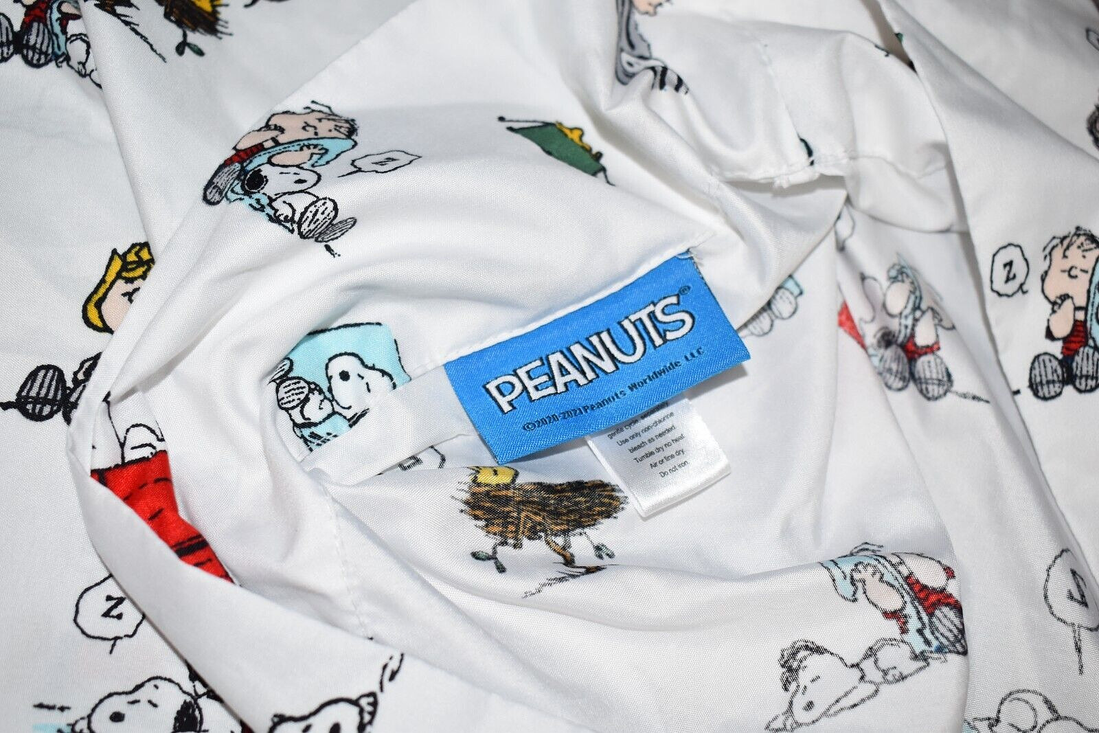 4E !WOW! LN Berkshire Peanuts SNOOPY Microfiber Reversible Pillow Case (Fabric)