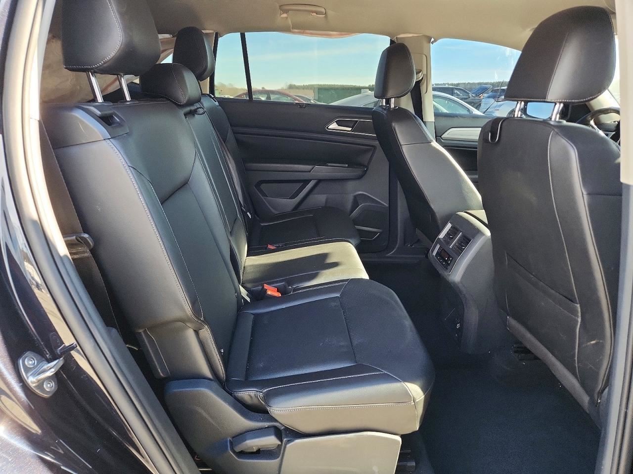 ATLAS 2018 Glove Box 4982003