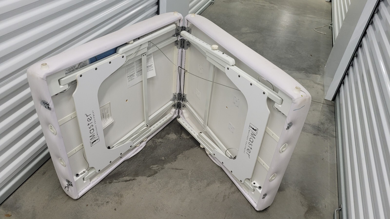 Local Pickup massage table master 31 montclair white W13880 10113