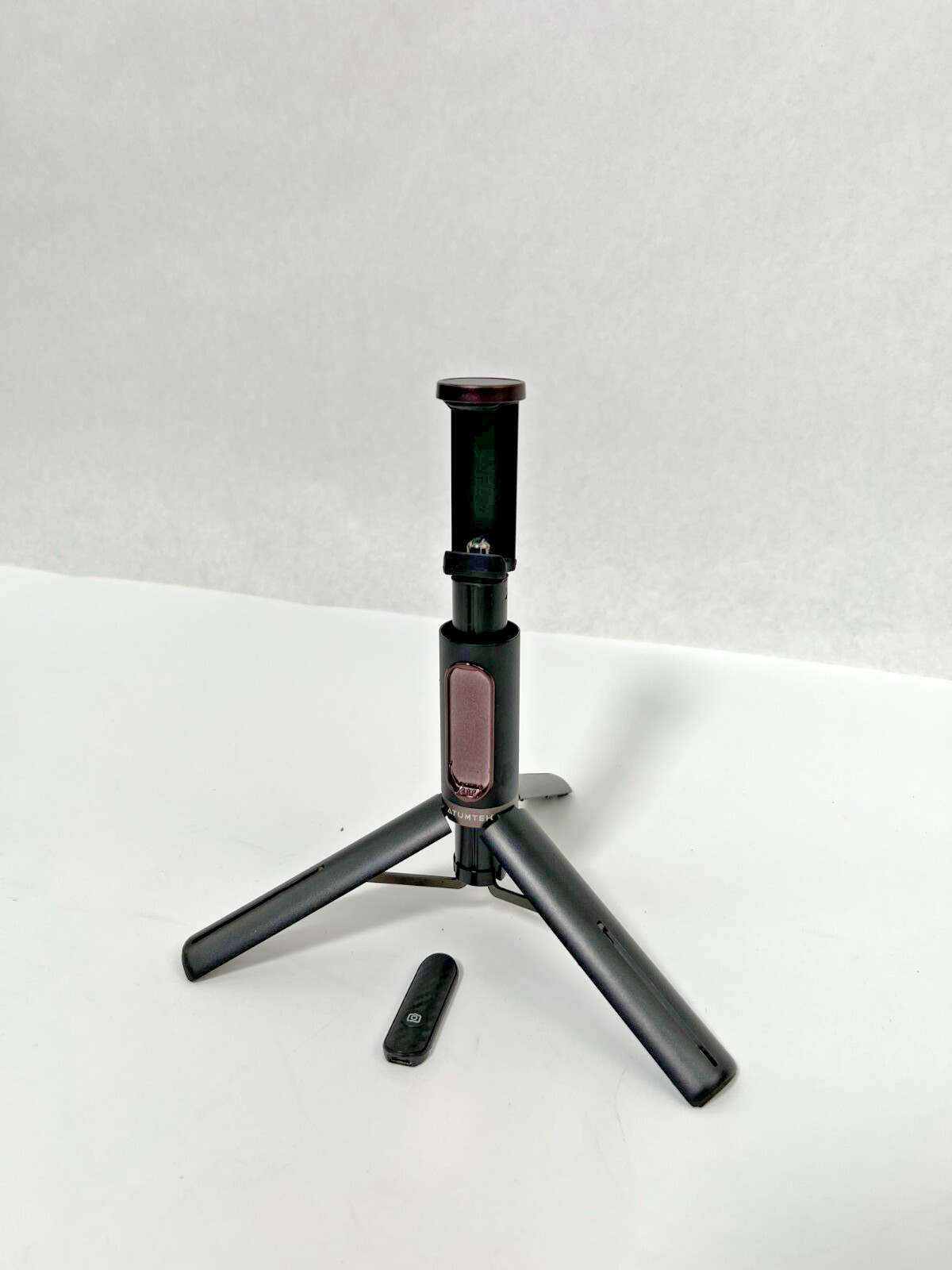 NEW ATUMTEK Extendable 31” 3 in 1 Aluminum Bluetooth Selfie Stick Pro ATSS002