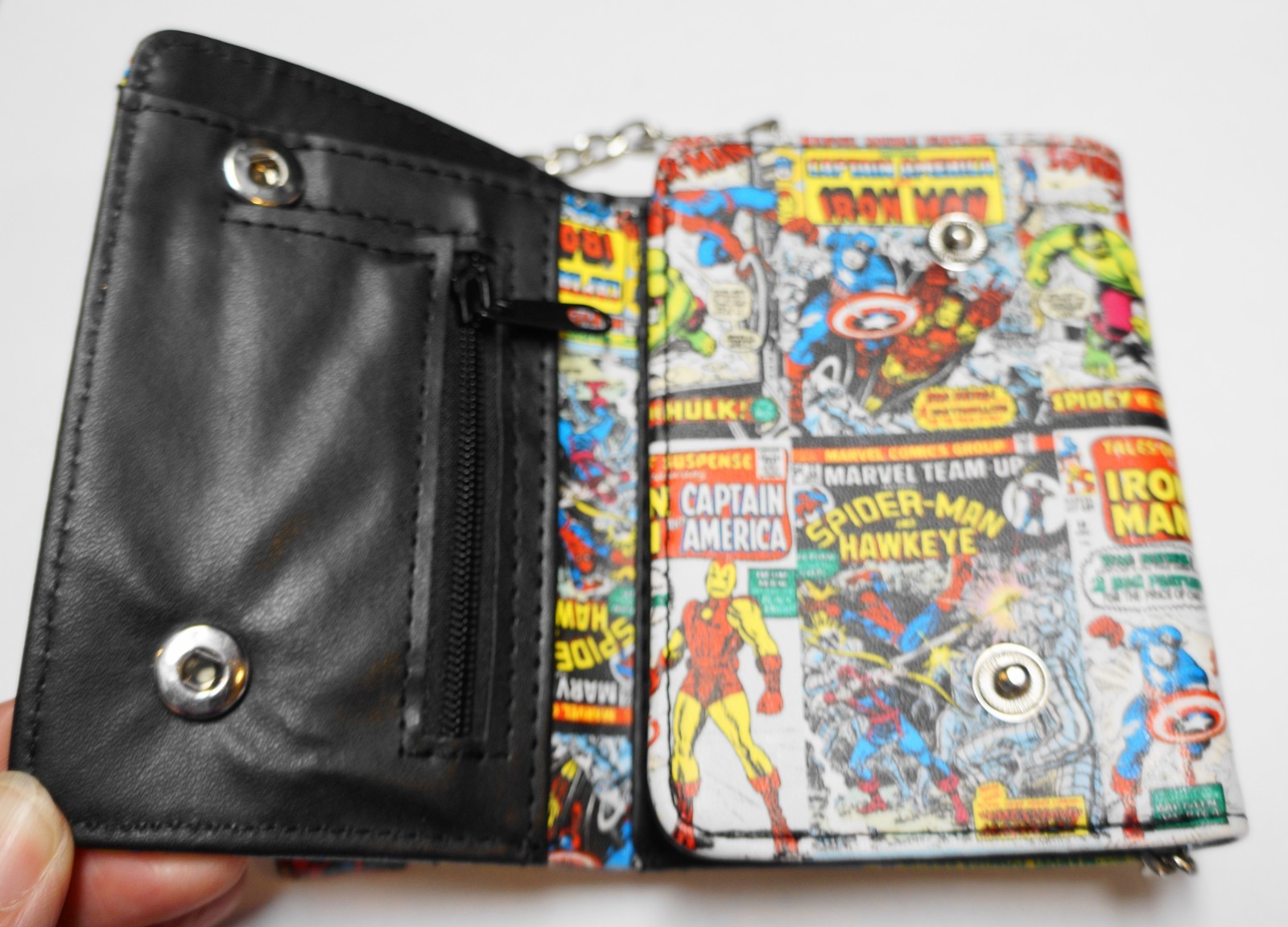 Marvel Avengers Comic Cover Print Vinyl Trifold Doctor Chain Loop