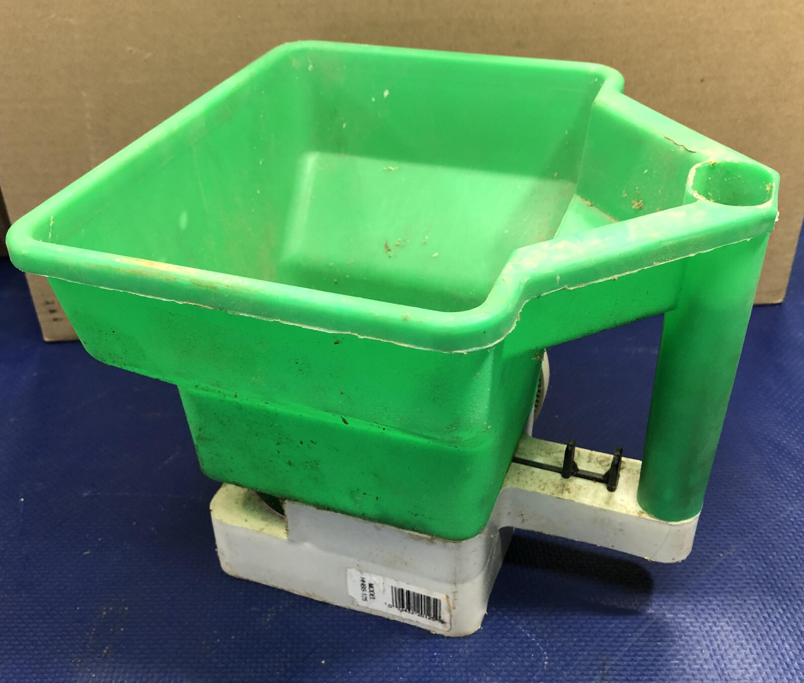 Precision Products HHBS-125 6lb Capacity Handheld Broadcast Spreader seeder salt