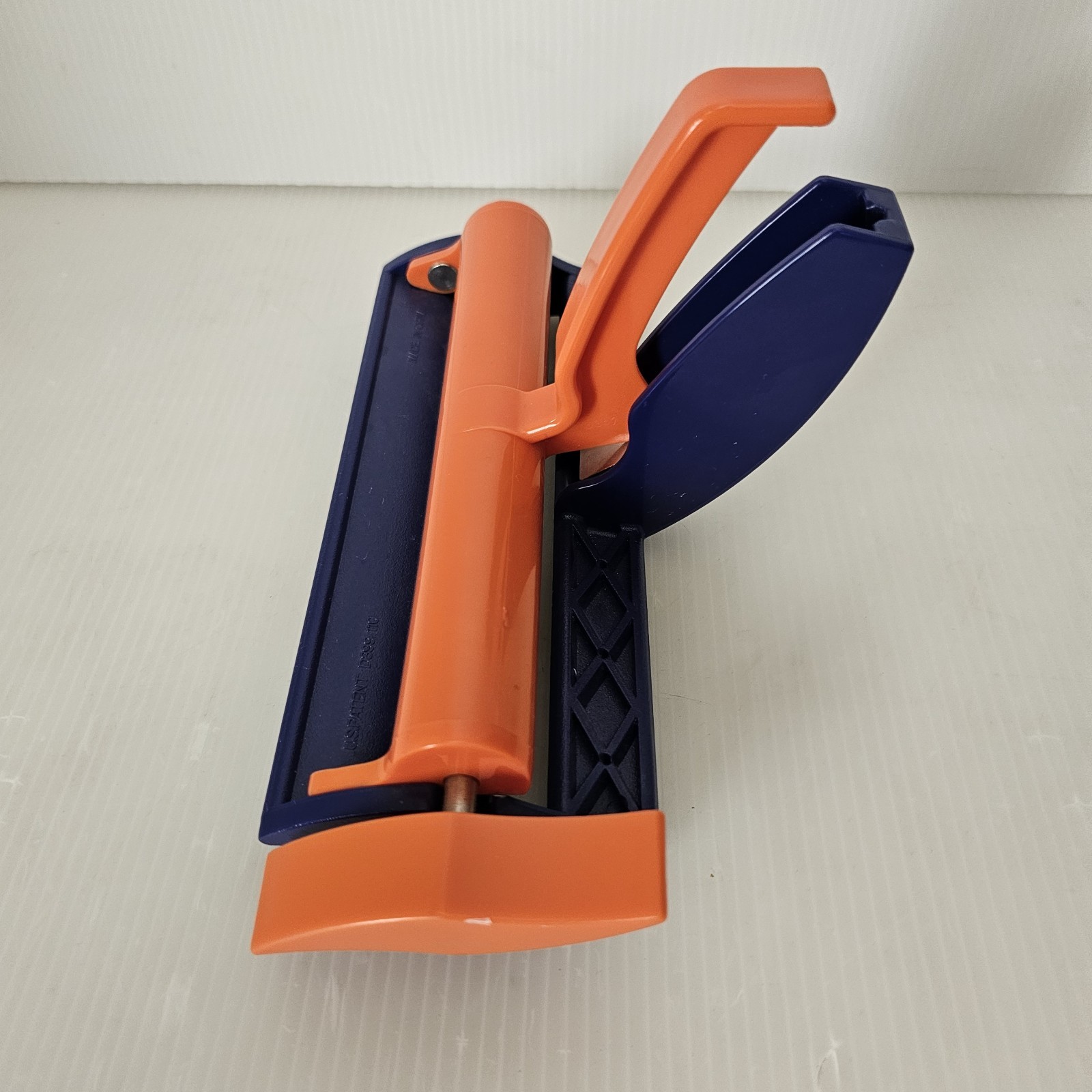 Fiskars Straight Edge Paper Crimper Tool 6.5" Corrugated Roller