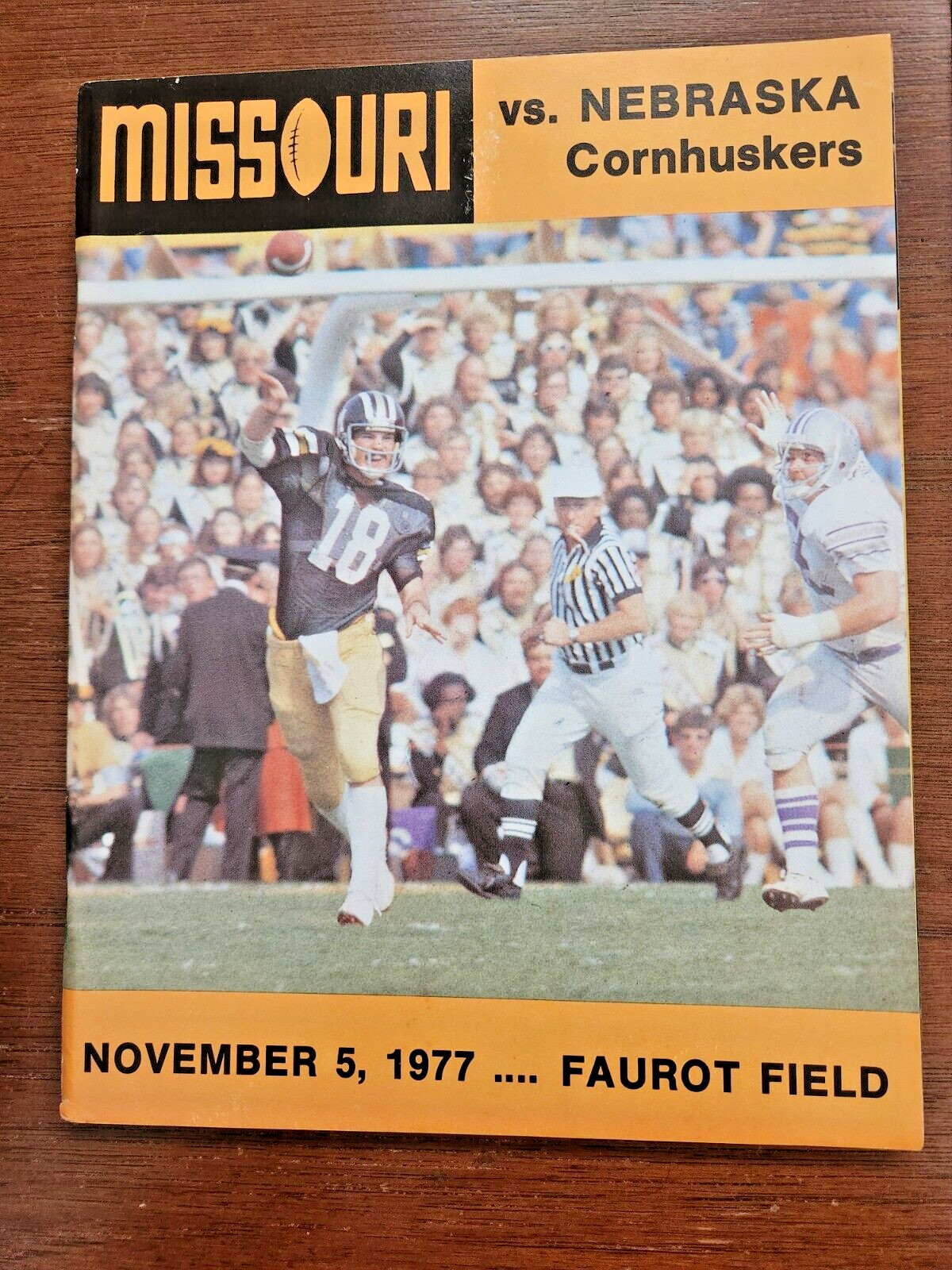 1977 MISSOURI vs NEBRASKA Football Program November 5, 1977 PETE WOODS on cover