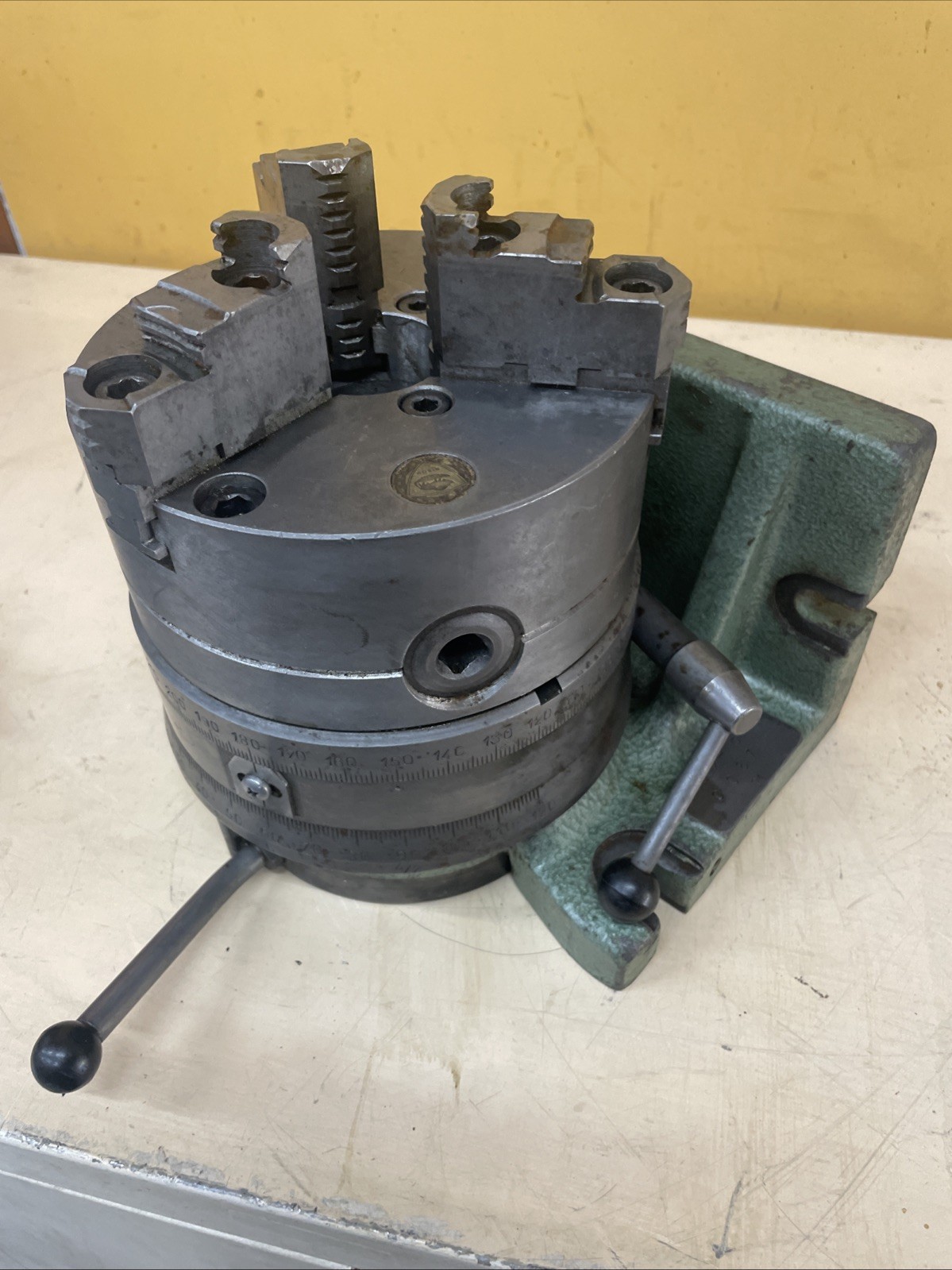 Bison Horizontal/Vertical Rotary Indexer Table 5902-5 6-1/4” 3 Jaw Scroll Chuck
