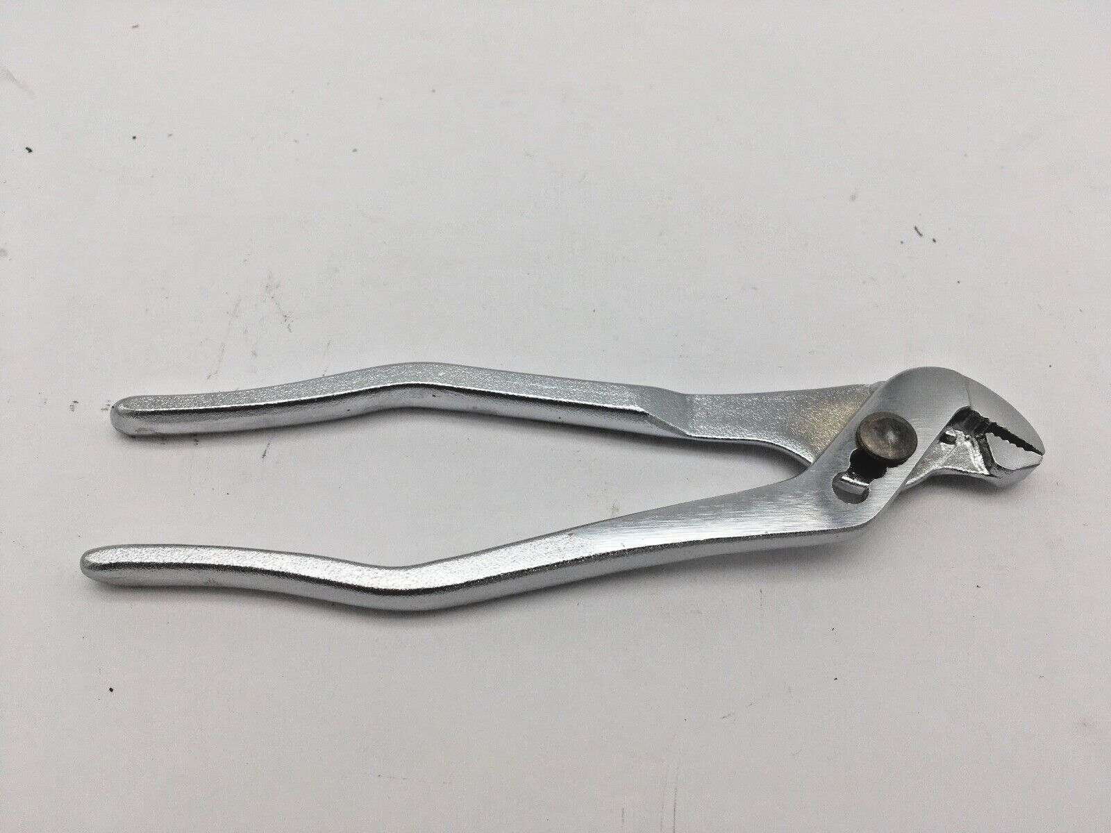 Wilde USA 5-1/4" Adjustable Pliers Chrome