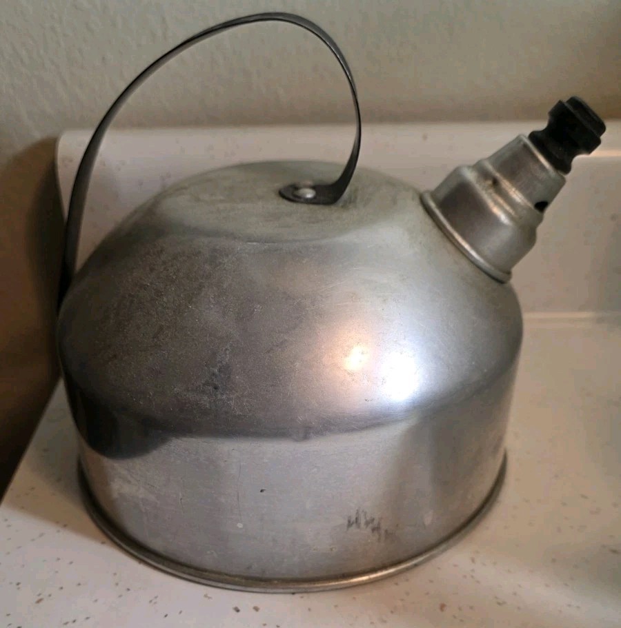 VINTAGE E.A. Co. ALUMINUM TEA KETTLE