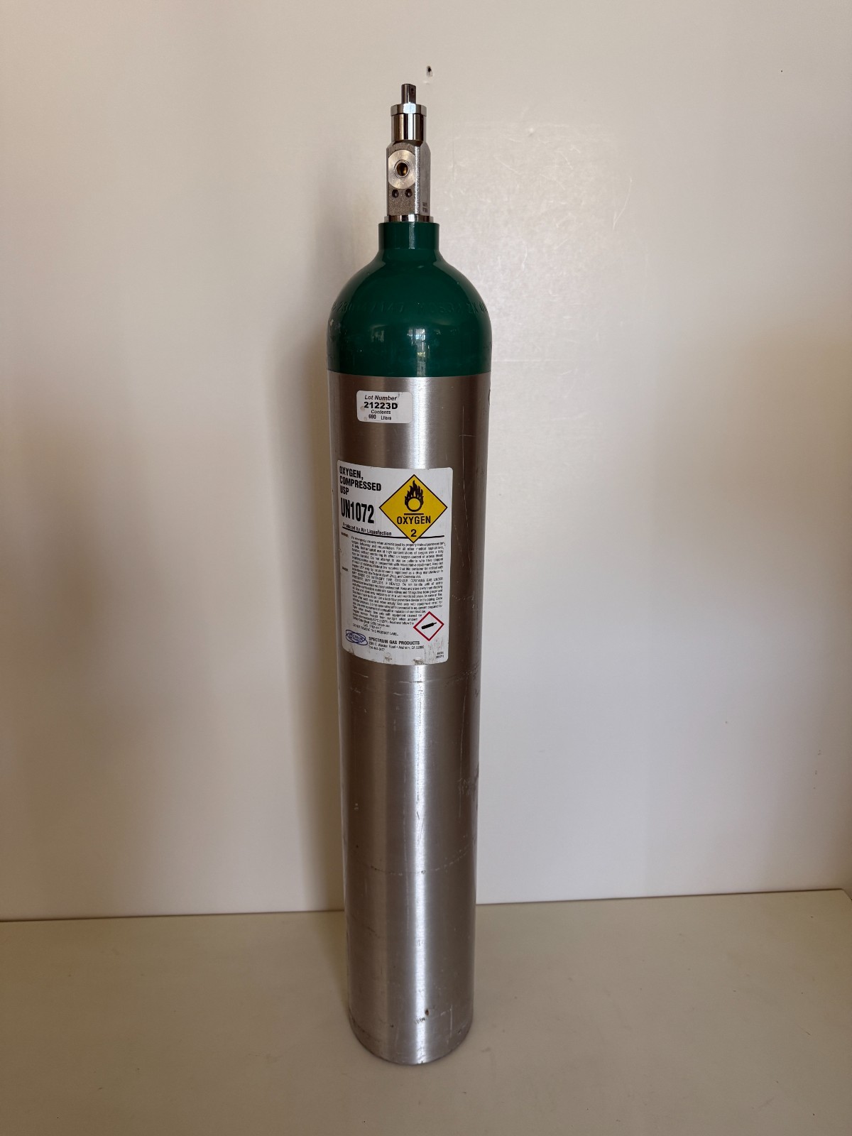 Empty Aluminum Oxygen Cylinder Tank, 690L Capacity, 29" T, UN1072, Green & Siver