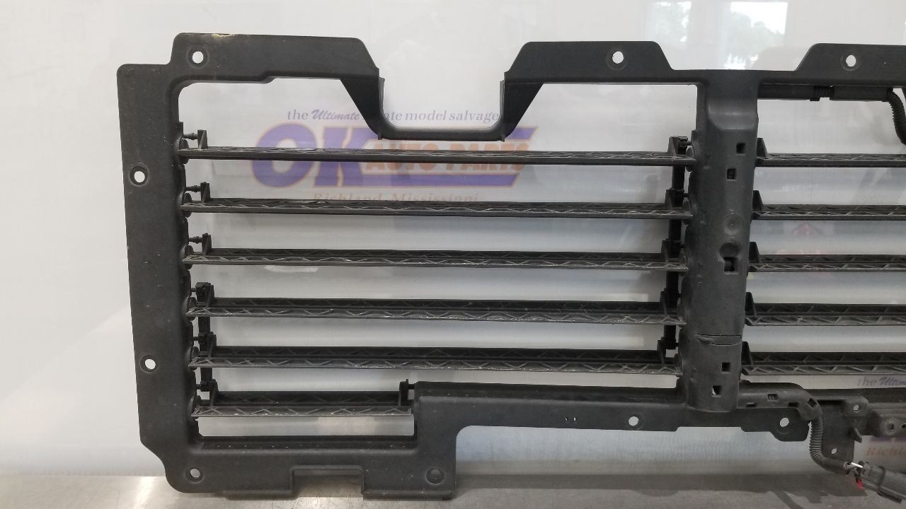 19 CADILLAC ESCALADE PLATINUM 6.2L AIR SHUTTER