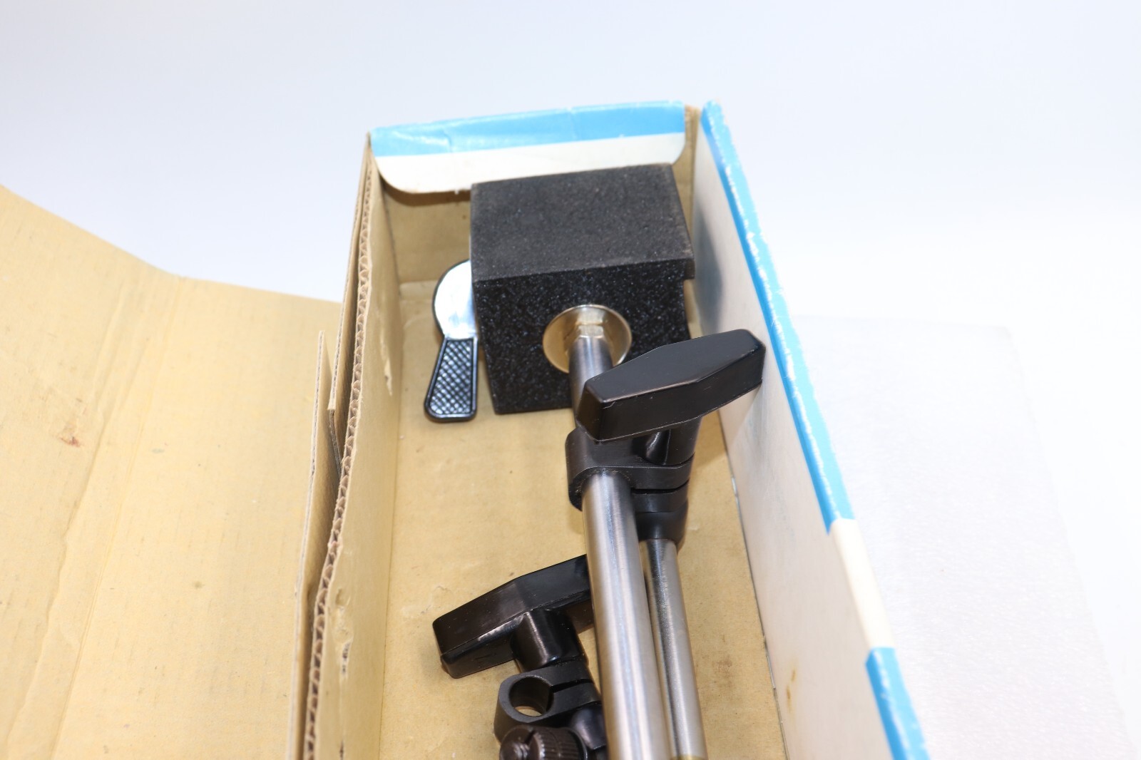 P.Y.H. Magnetic Base Model: TMB-B