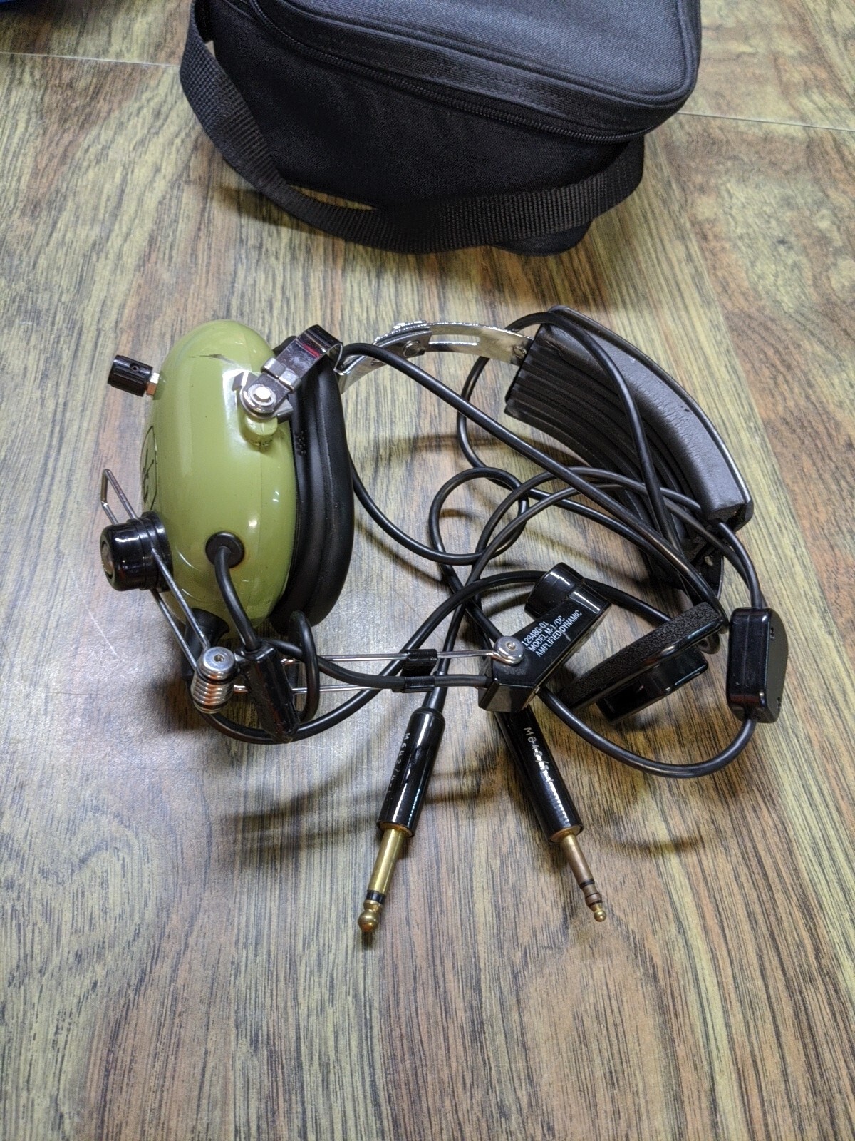 David Clark Model H10-91 Aviation Headset SEE DESCRIPTION