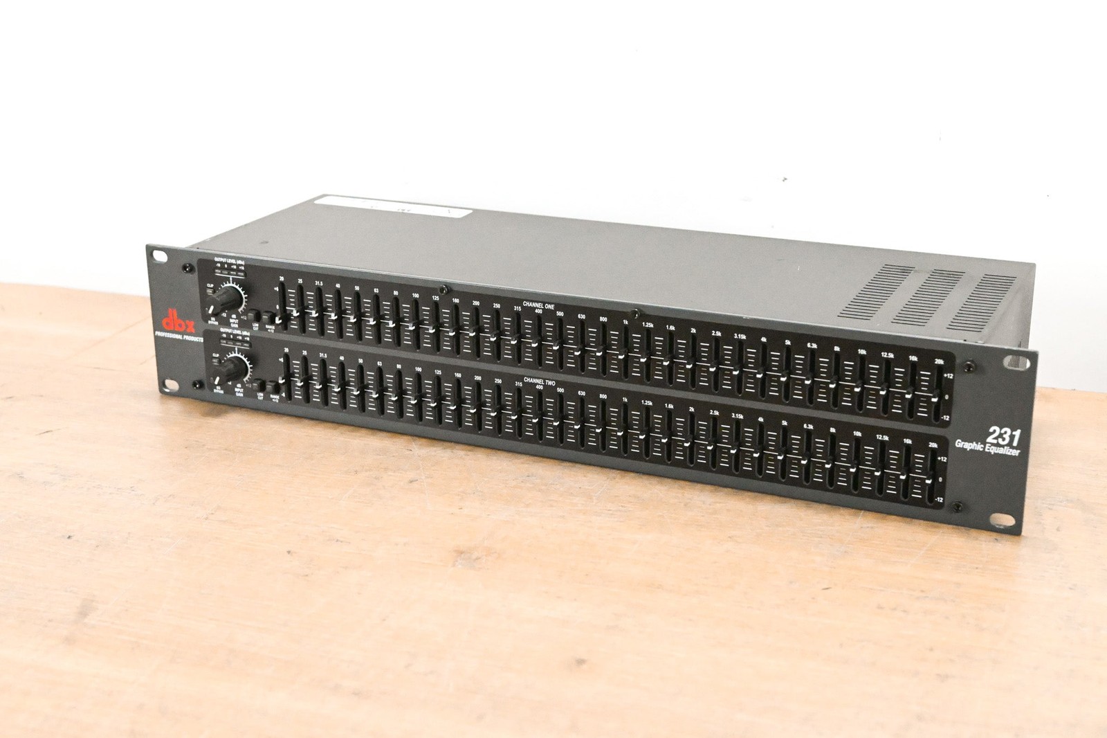 dbx 231 Dual-Channel 31-Band Graphic Equalizer CG012E7