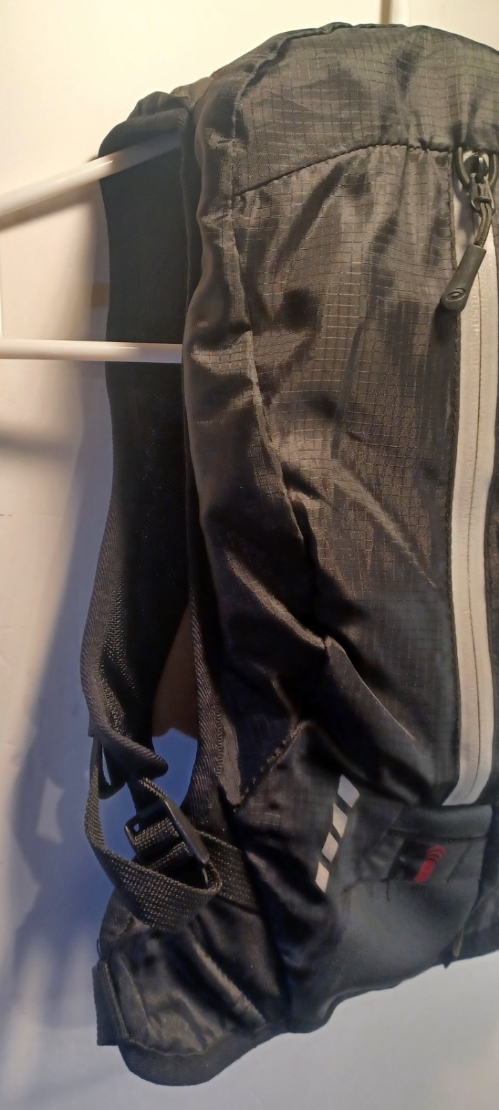 asics ~ Run/Jogging Hike Hydration Backpack Performance 1.5Liter ~ NWOT ‐J