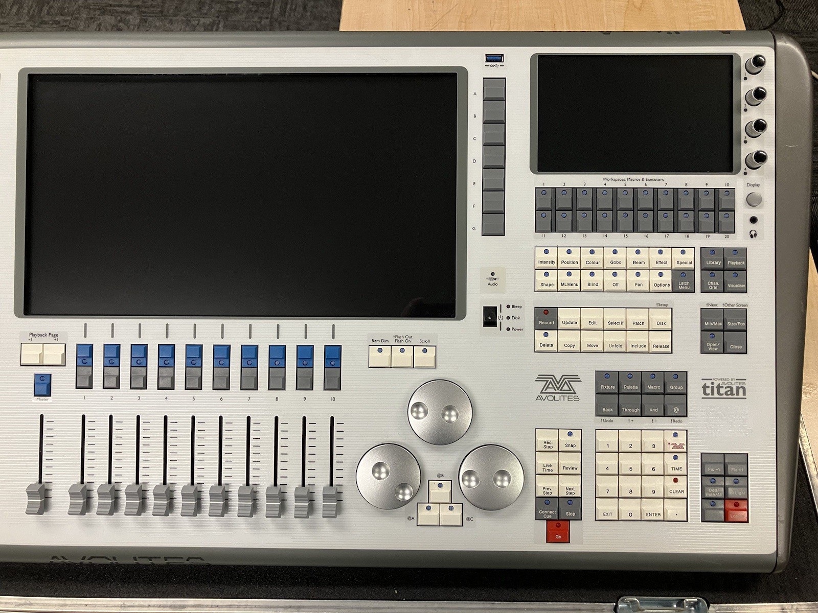 Avolites Arena Lighting Console w/ Case
