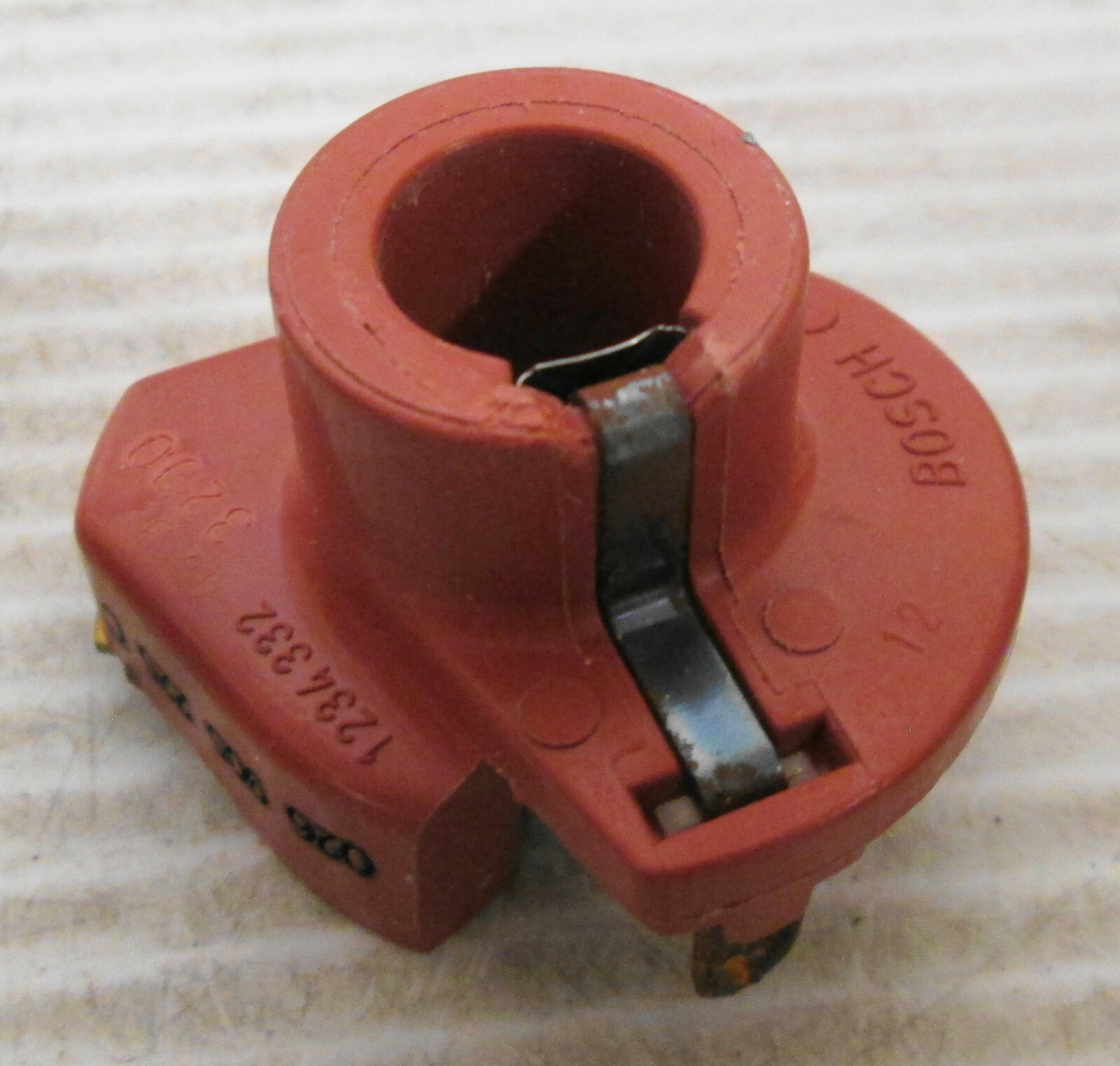 Volkswagen 026905225C Rotor Distributor