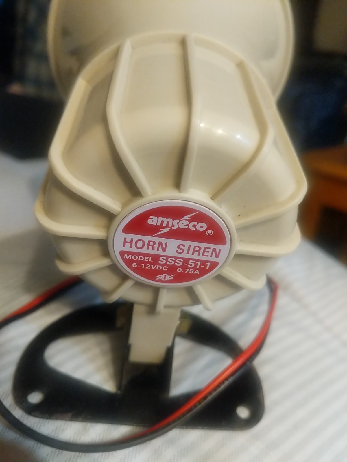 AMSECO SSX-51-1  Patented Self-Contained Siren 6-12VDC .75A 15W 122dB 