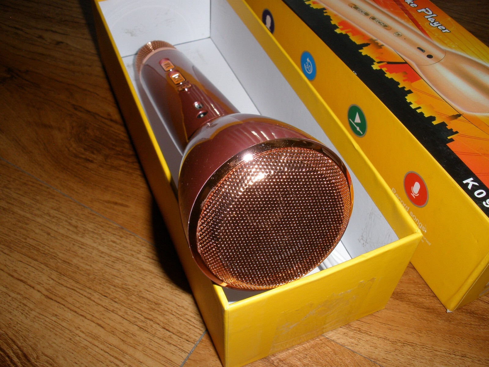 Individual Karaoke Player Microphone K098, NEW