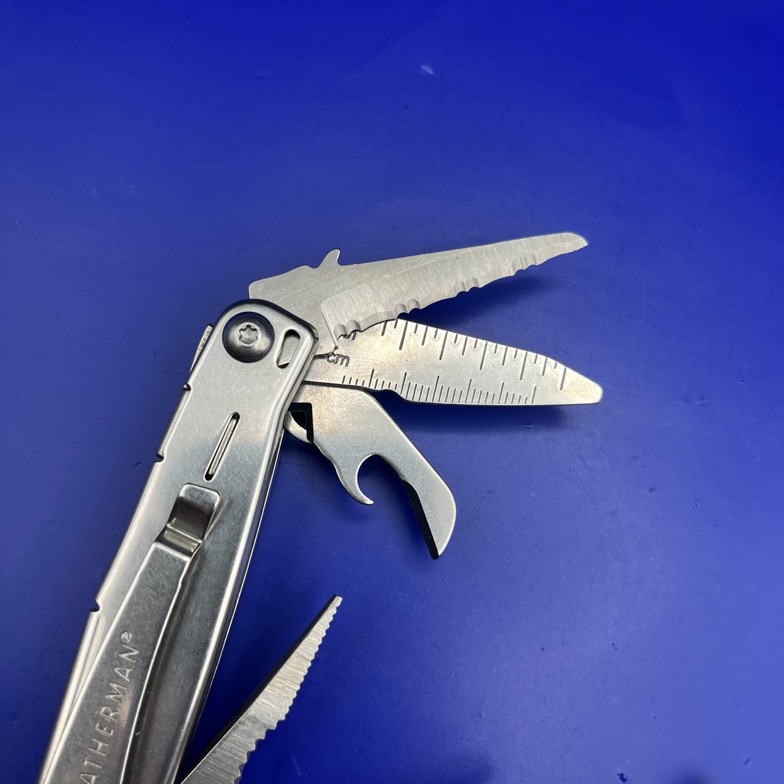 Leatherman Sidekick Multi-Tool, Knife, Pliers, Saw, Stainless