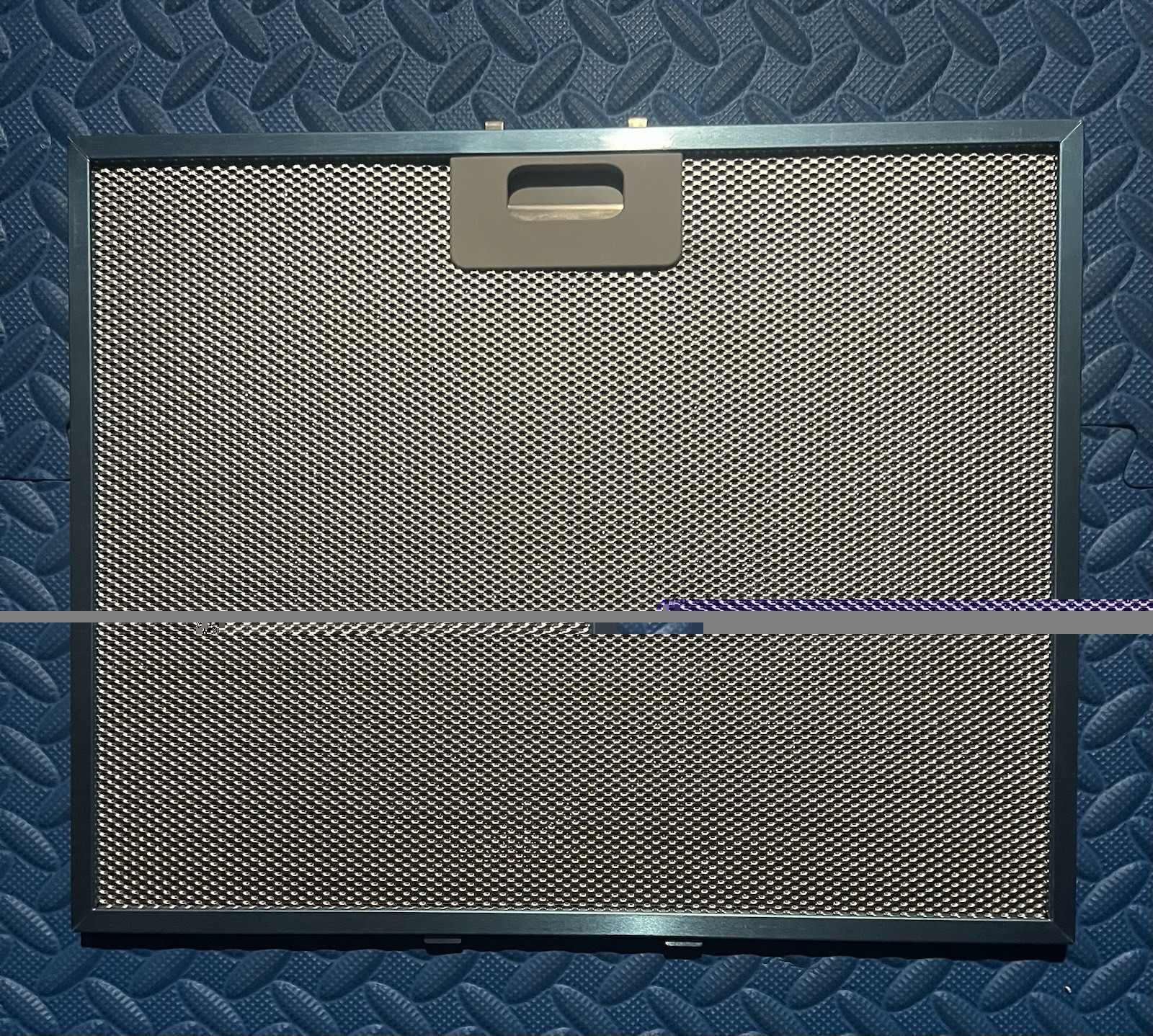 BOSCH FILTERS (2pc) #00144550 FROM DUH30162UC HOOD VENT, C-pics & desc