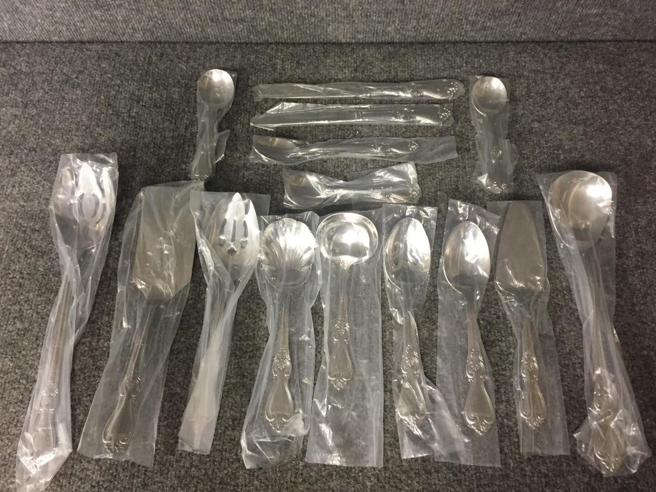 Reed & Barton Stainless Flatware Lincolnshire Glossy 9 Pc Hostess Serving Set +