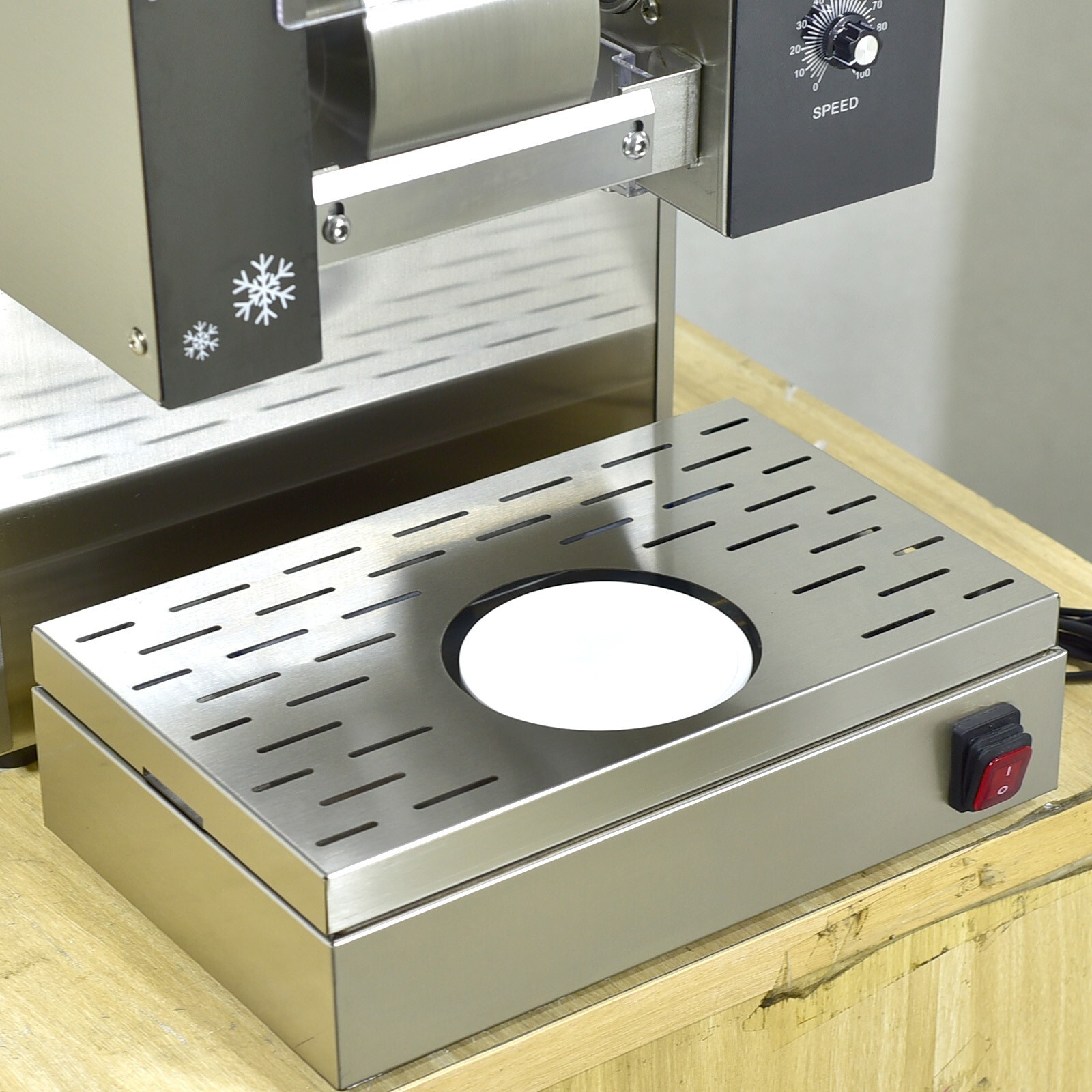USA Automatic Snowflake Ice Machine Shaved Ice 275lbs/Day with Rotatable Base