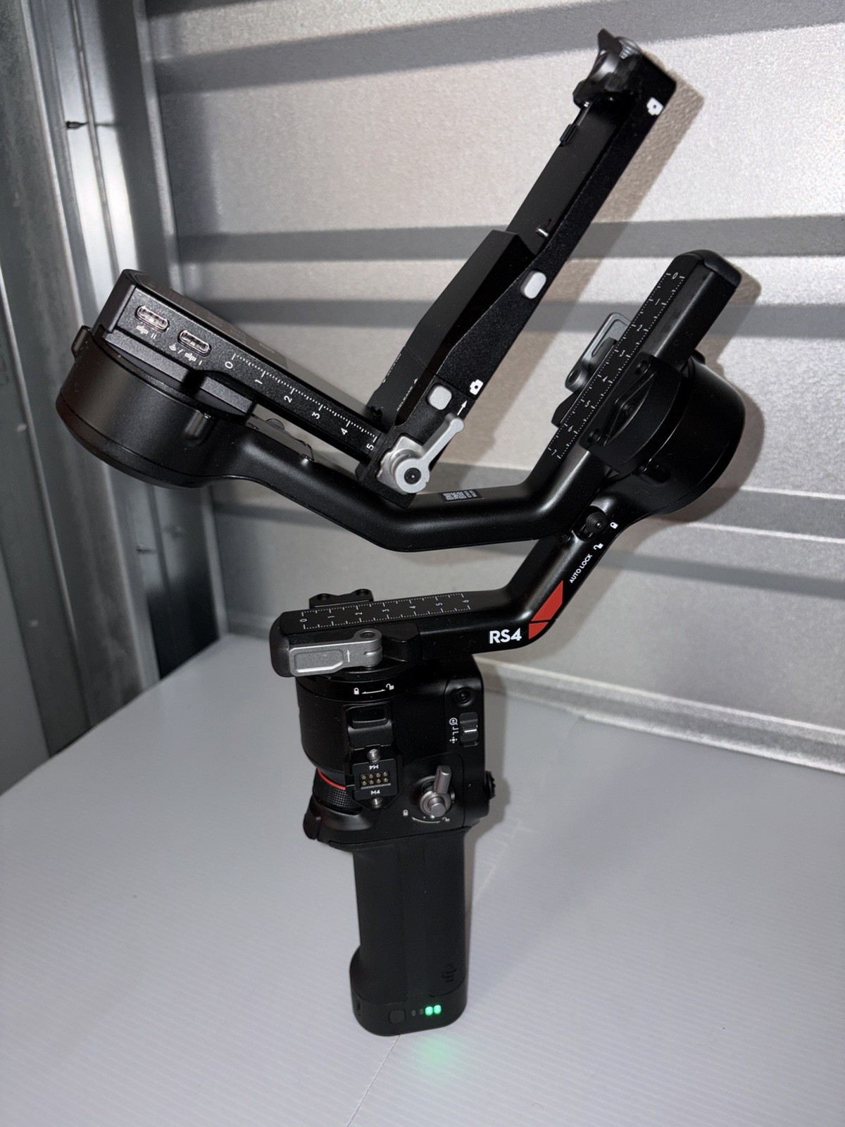 DJI RS 4 3-Axis Gimbal Stabilizer for Cameras