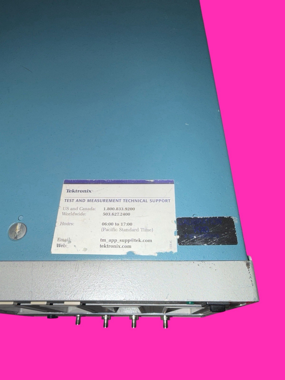 TEKTRONIX 11801C DIGITAL SAMPLING OSCILLOSCOPE
