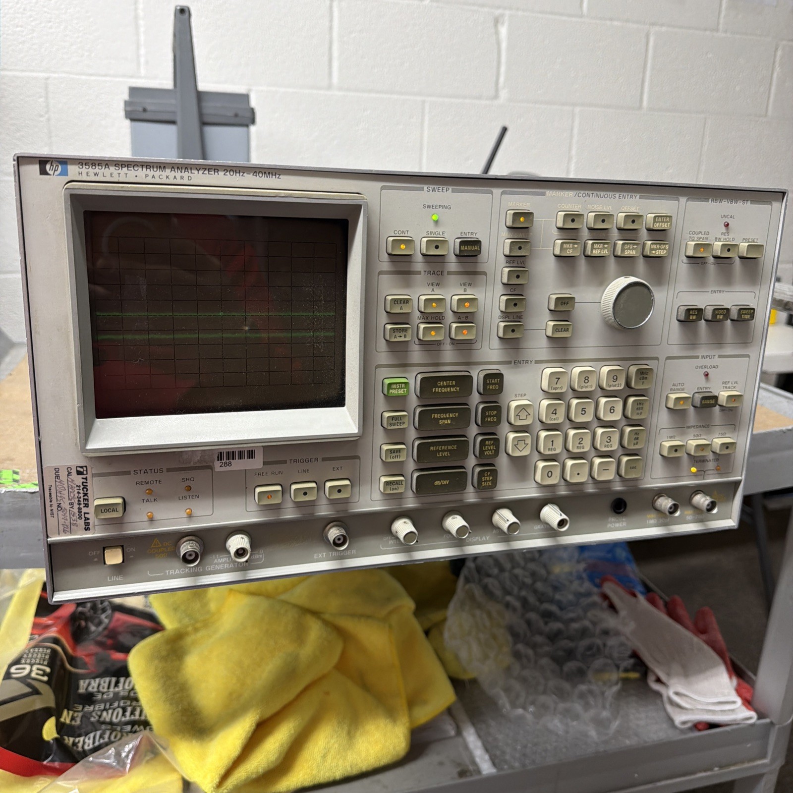 HP 3585A Spectrum Analyzer 20Hz-40MHz Power On Test Only for PARTS or REPAIR