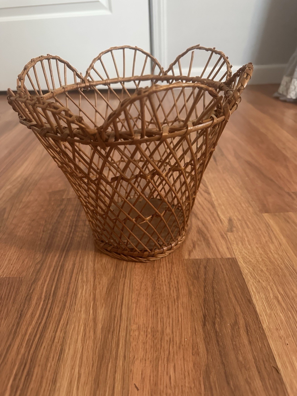 Vintage Wicker Wastebasket Scalloped Edge Boho Cottagecore Décor