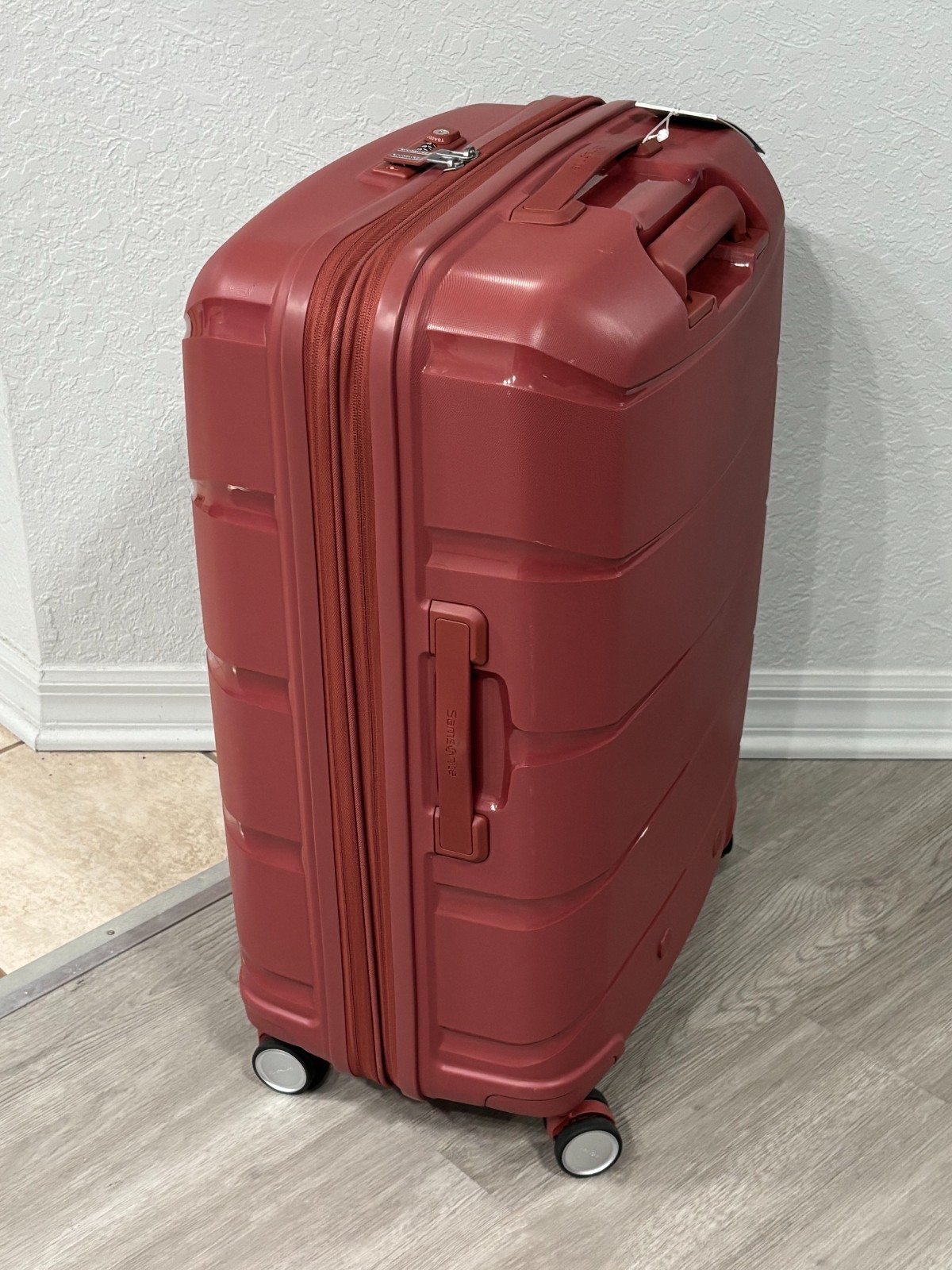 Samsonite Outline Pro Medium Spinner Suitcase Color: Mars Red