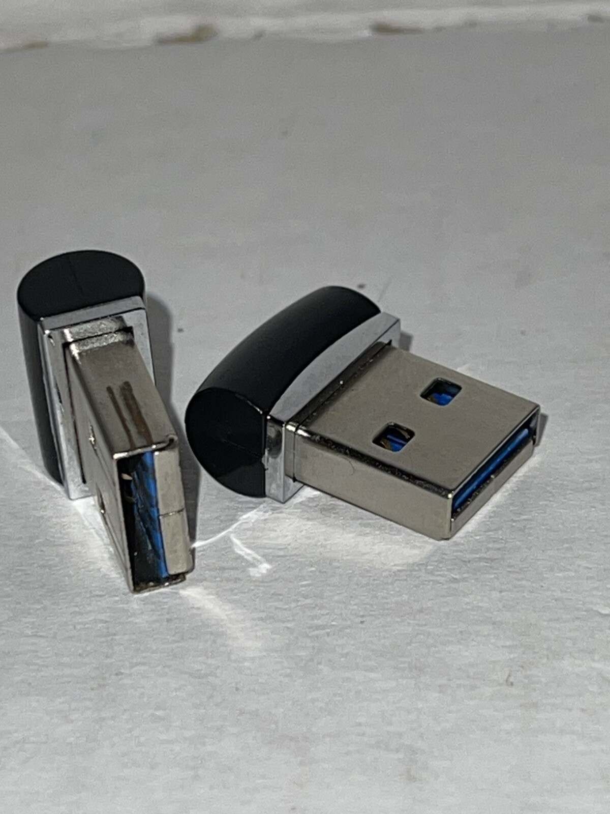2 Plastic USB Flash Drive 32gb  Pack Of Two Unbranded