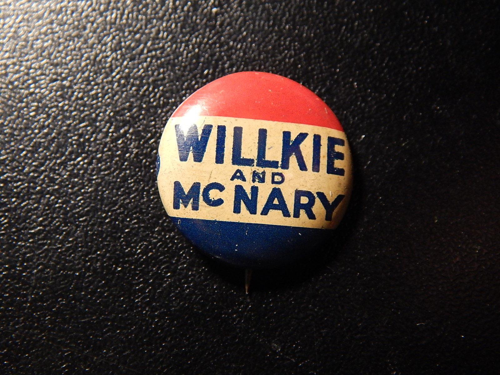 WILLKIE AND MCNARY POLITICAL PINBACK!   SS137XSQ2