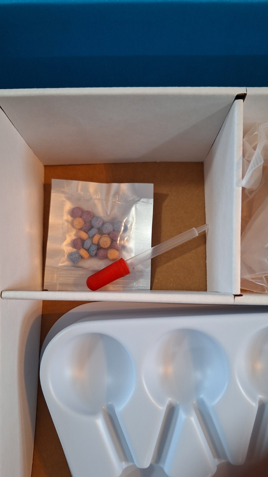 Lakeshore Beginner's Science Lab 12 Experiments AA254