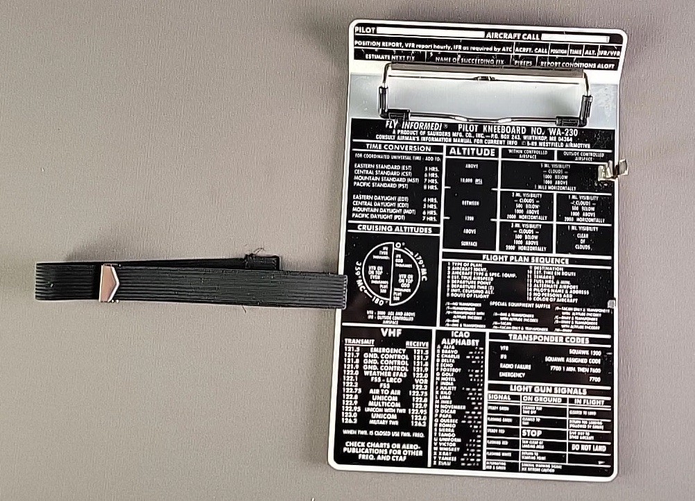 Pilot Information Knee Clipboard Aluminum Fly Informed WA-230 From 1986