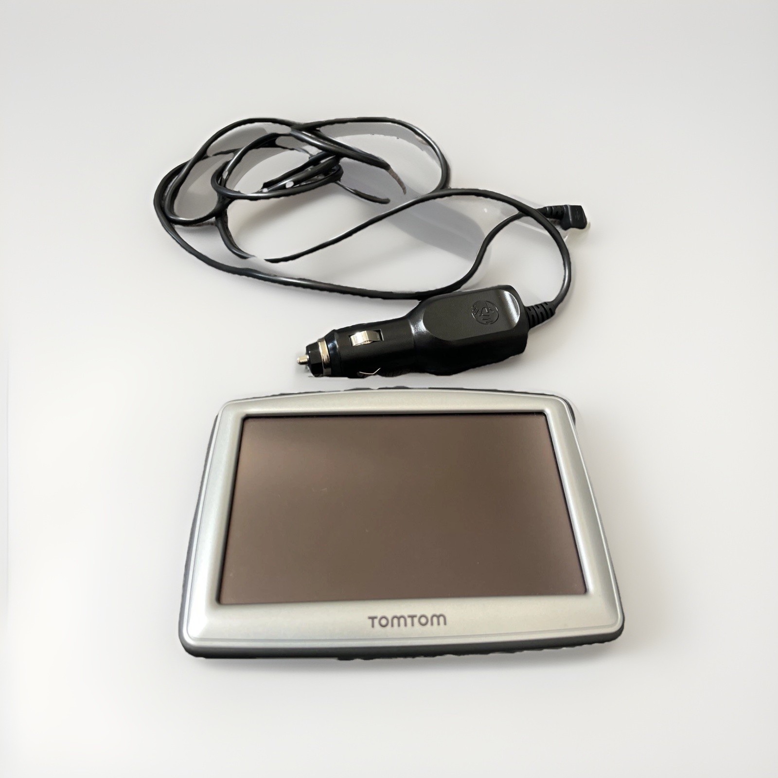 TomTom XL N14644 And Car Charger Bundle