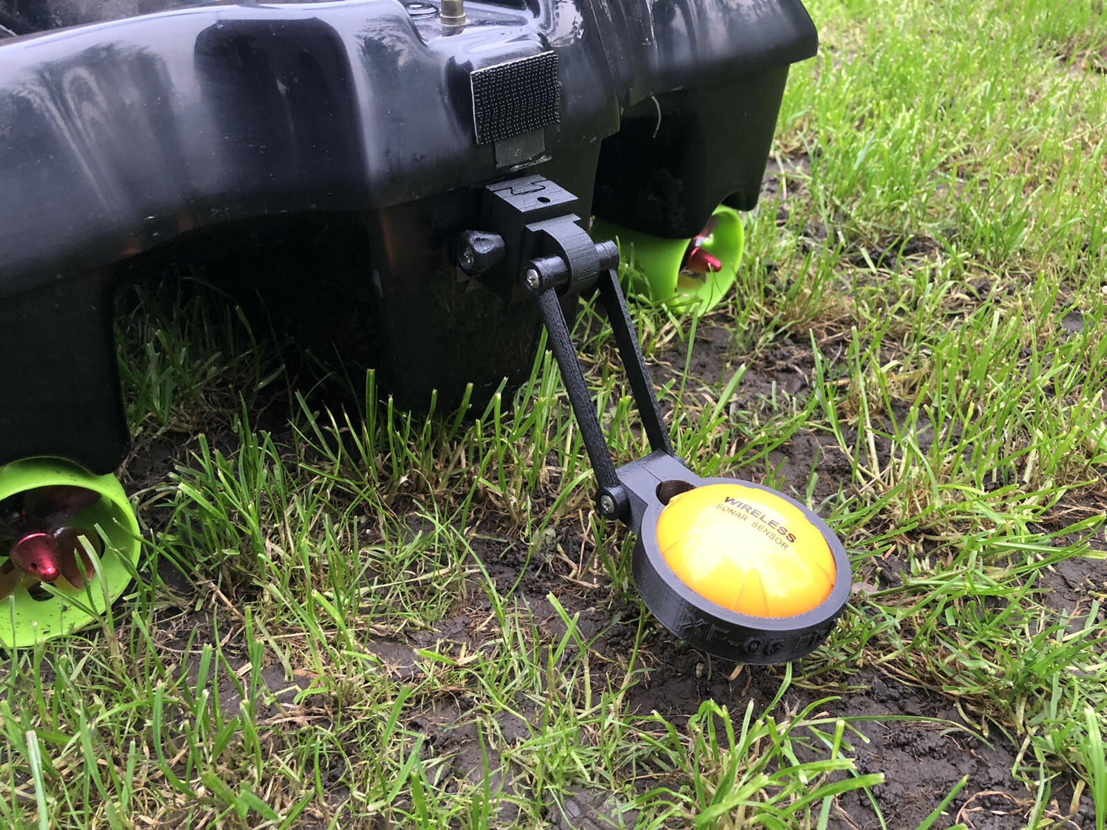 XJ-06 Fish finder Sonar Mount Carping Fishing Bracket Baitboat Sonar