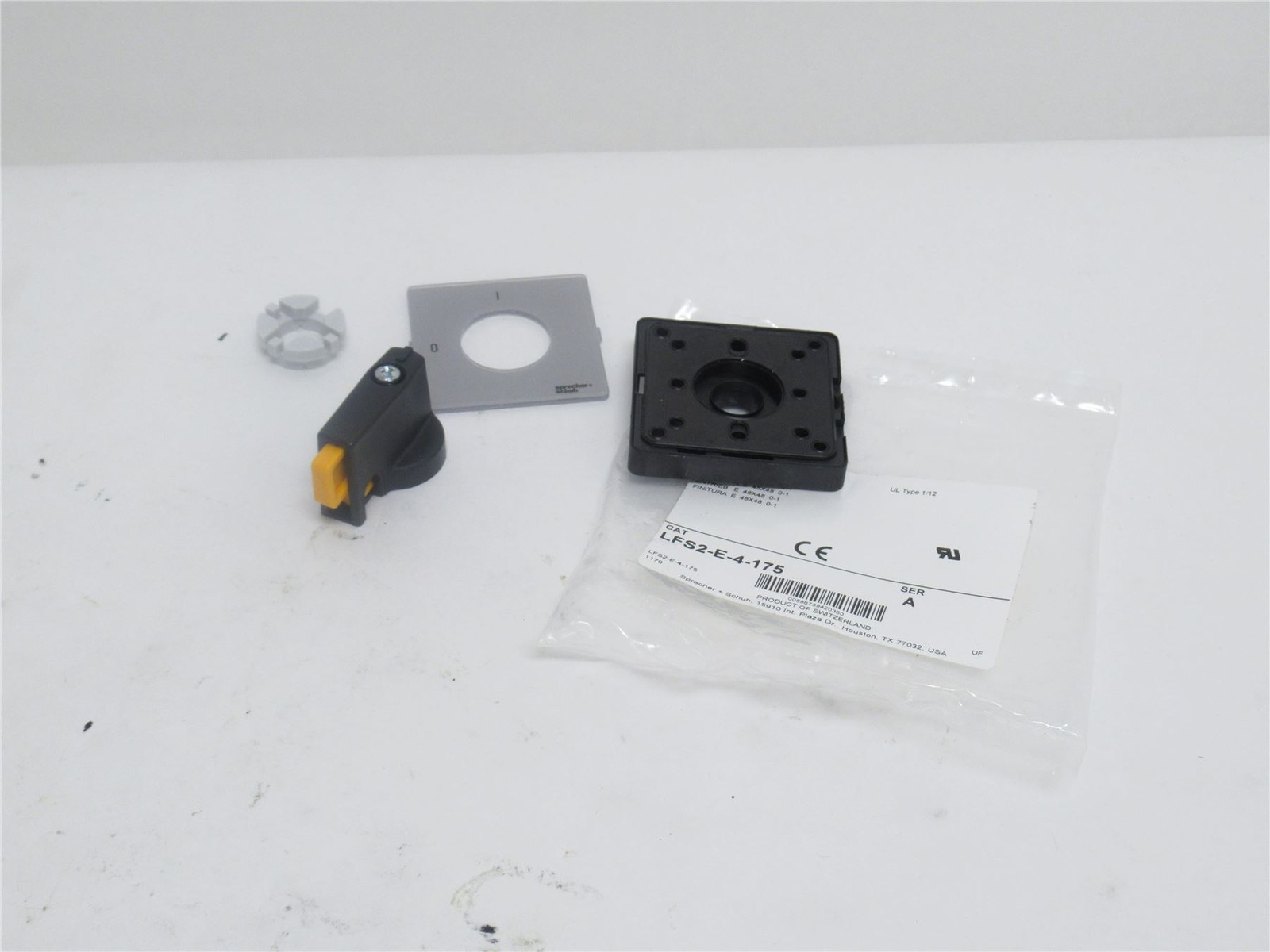 237556 New-No Box; sprecher+ schuh LFS2-E-4-175 Lockable Handle Kit; 48mm