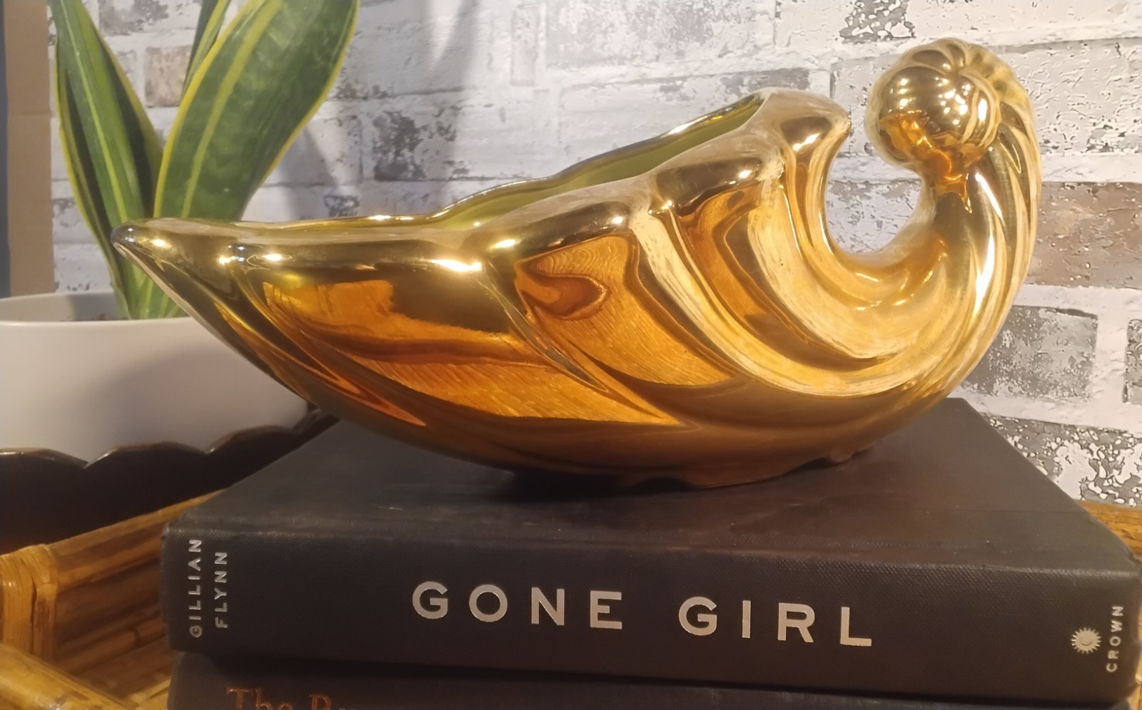 Cornucopia Planter Sanfordware 11'' L Gold Color