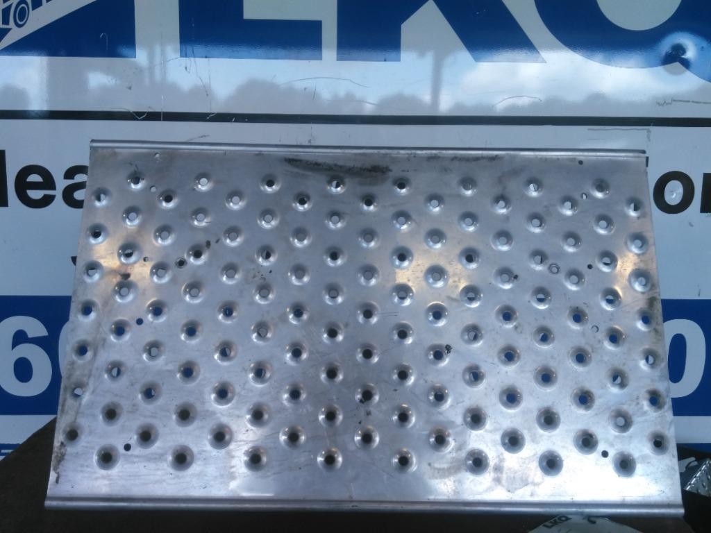 Replaces 2022 FREIGHTLINER CASCADIA 126 DECK CATWALK ,  MS